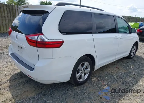 2017 Toyota Sienna Le 8 Passenger z USA, uszkodzony, nr VIN 5TDKZ3DC5HS826355